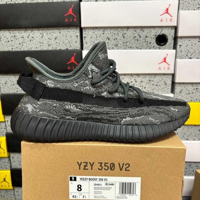 Adidasi Yeezy 350v2