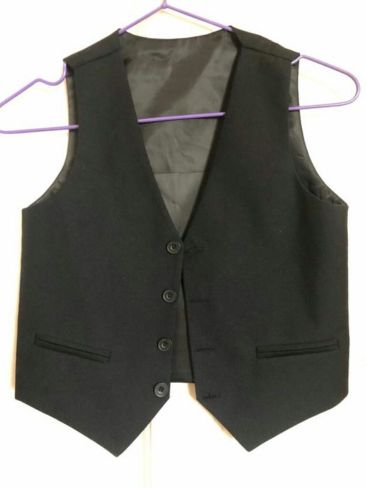 Костюм школьный .8-9лет