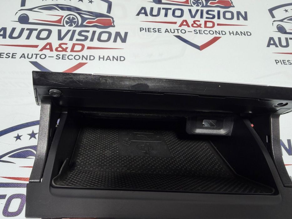 Scrumieră originală VW Golf 7 + modul încărcare wireless (Qi) / încărcător telefon OEM VAG