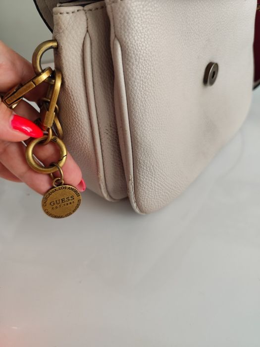 Дамска чанта guess