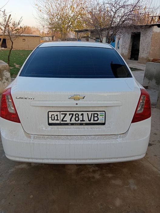 Lasetti jentra qilingan