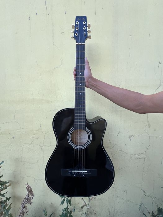 Гитара сатылады.