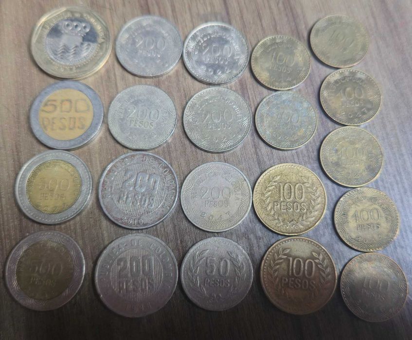 монети Колумбия 25 бр