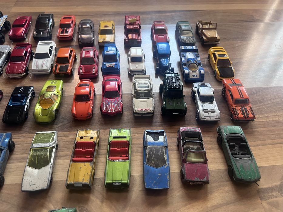 Метални колички мачбокс и hotwheels