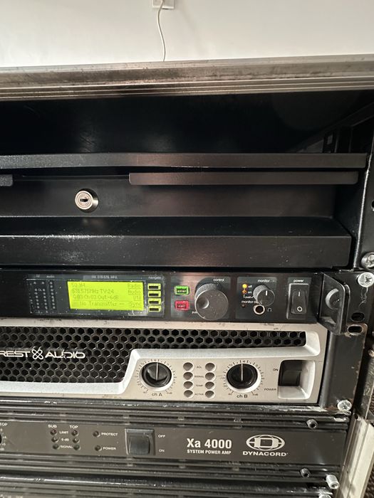 Vand microfon Shure UR 4s cu UR2 casula SM 58