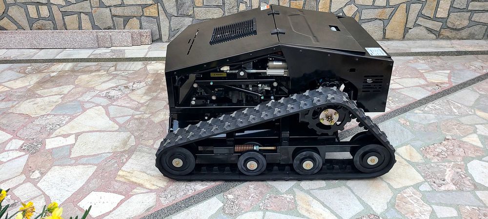Верижна Самоходна Косачка с дистанционно управление LM800 16к.с.