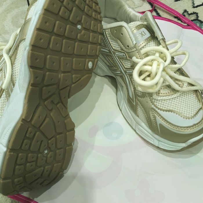 Кроссовкий женские