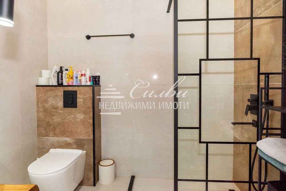 Продава се Тристаен апартамент в Шумен, Куршум чешма - 110 кв.м за 2273 €/кв.м - Снимка #10