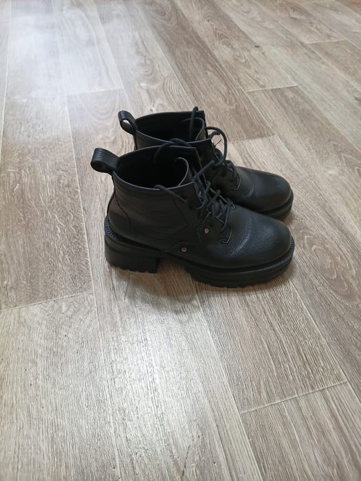 Продам осенние сапоги (кожа)