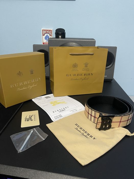 burberry belt.