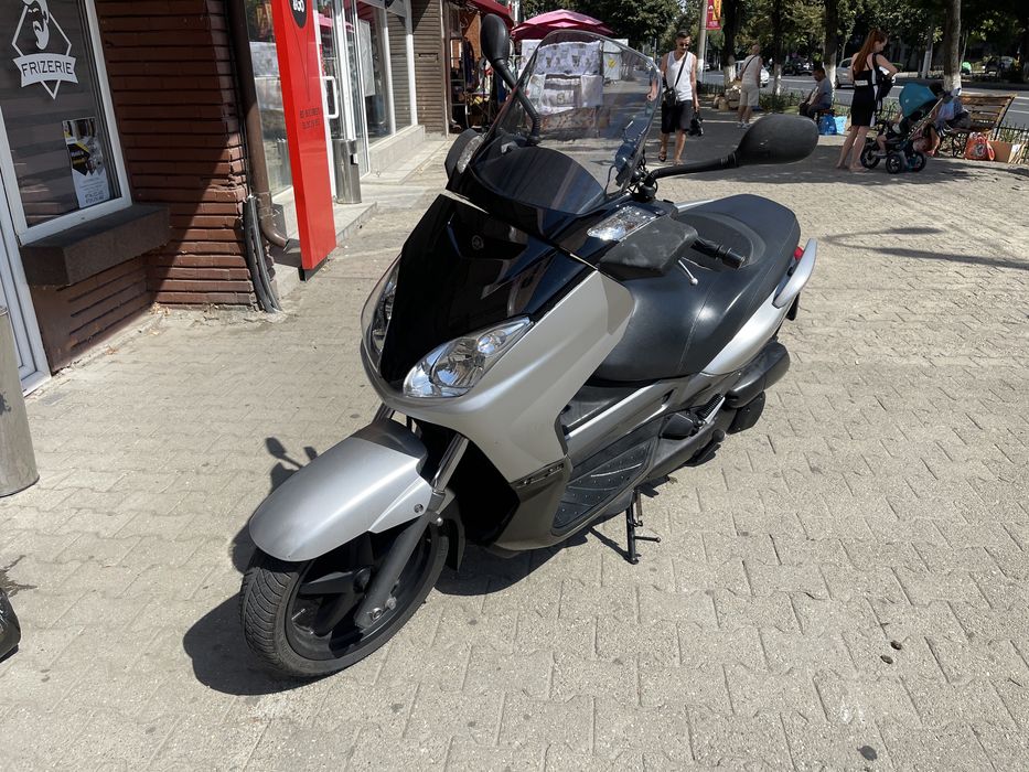 Yamaha x max 250