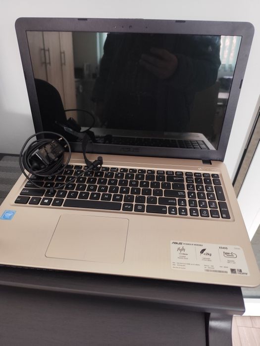 Laptop Asus pentru dezmembrări