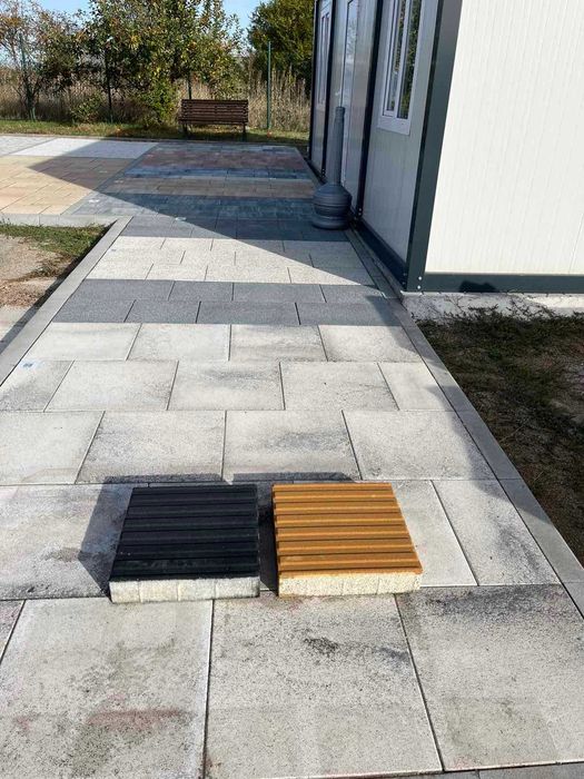 Тактилни плочи 40х40х8см с ивици и сфера, цвят: антрацит и охра