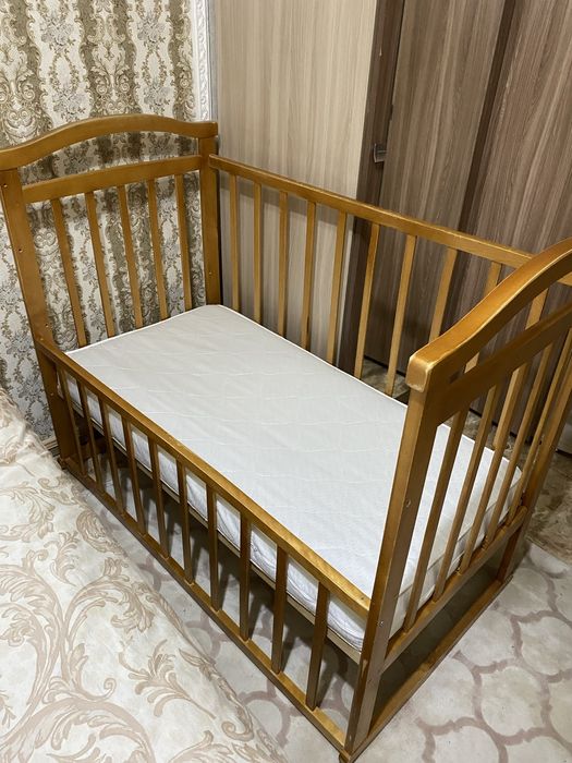 Продам детскую кроватку