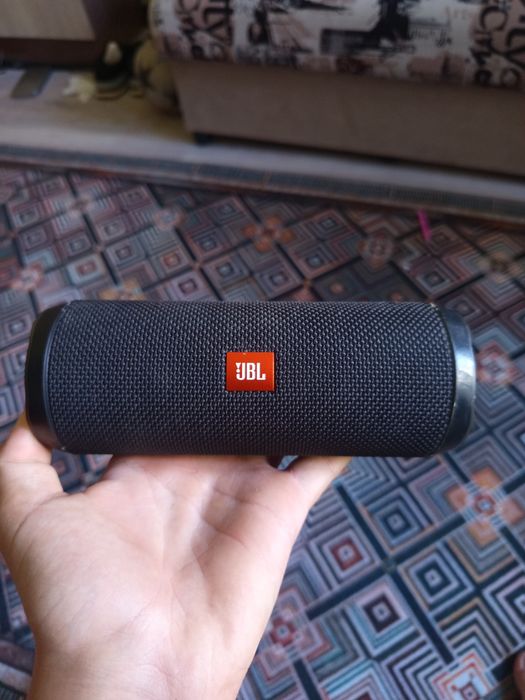 Jbl flip 4 оригинал в хорошем состоянии