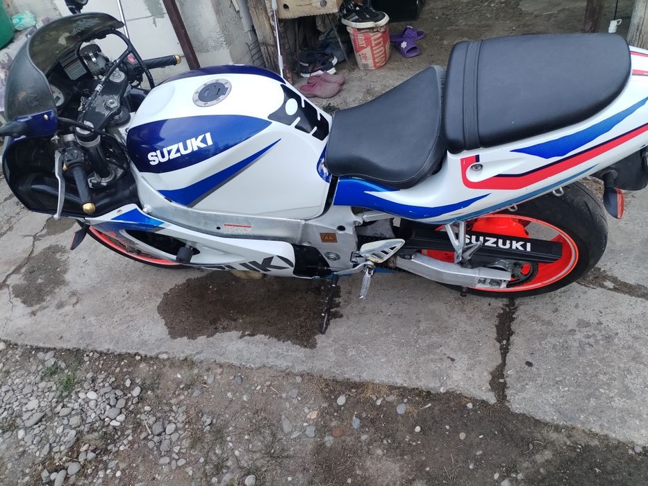 Suzuki gsx-r srad 600