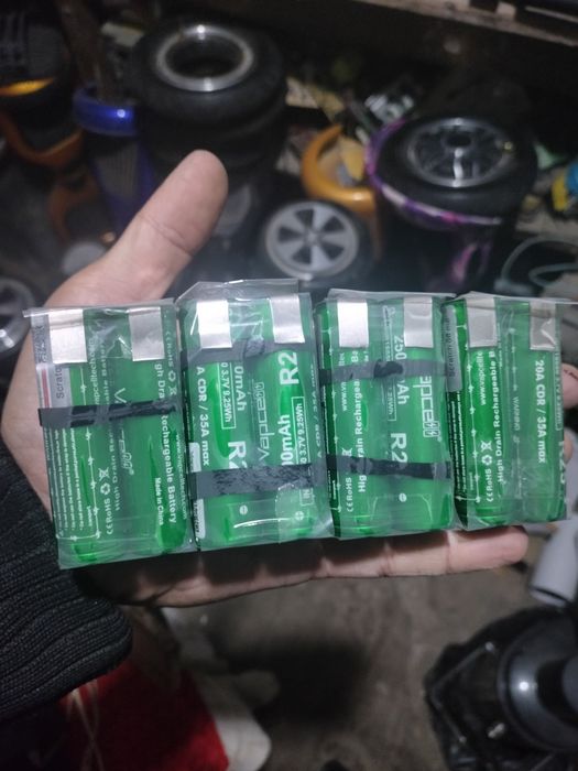 Сборка литий ионных акамумуляторов.