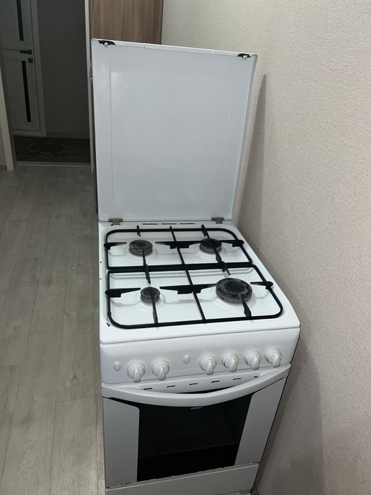 Продам газ плиту