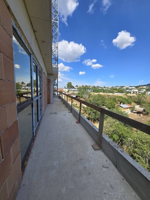 Продава се Двустаен апартамент в Варна, Изгрев - 93 кв.м за 1194 €/кв.м - Снимка #2