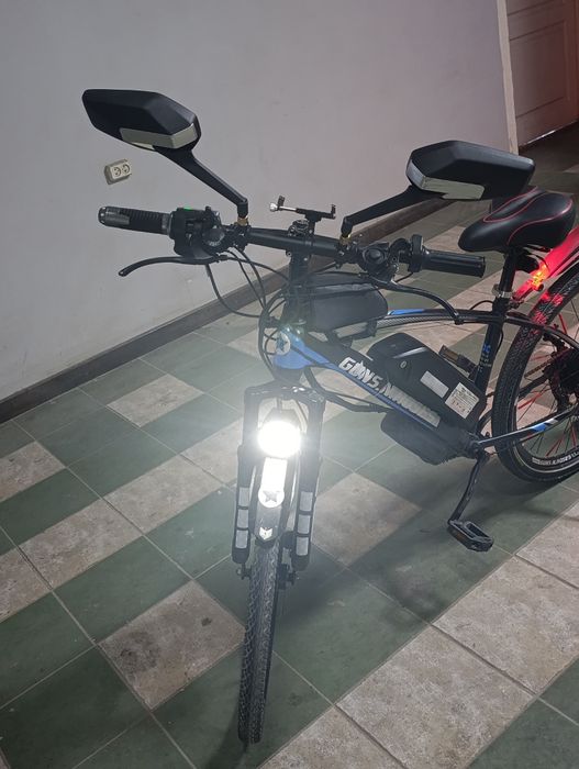Electrovelosiped
Tezlik maksimal 32
Yurish masofasi 30/35km
Oldi chiro