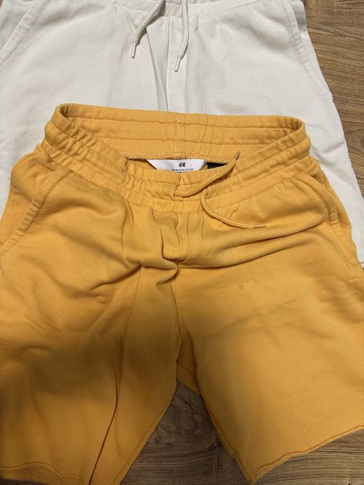 Къси панталони H&M за момче с ръст 152см