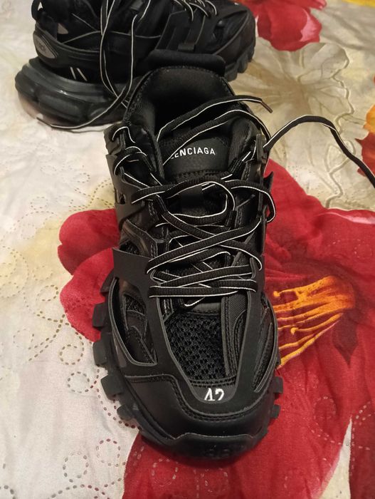 Adidași balenciaga noi