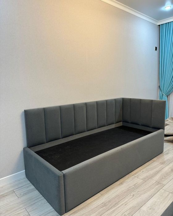 Детская кровать с матрасом в наличии