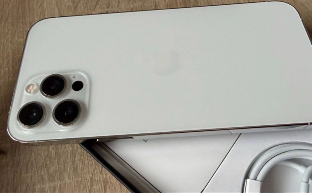 Iphone 12 pro Max white