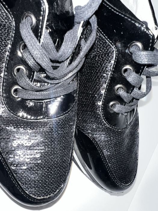 Продам кроссовки