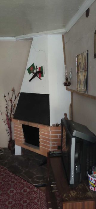 Къща с двор, лозе, басейн, беседка, кладенец с. Козаревец (Ст Загора)