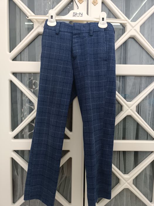 Продам школьный костюм