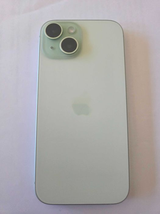 Продавам iPhone 15 256GB Green