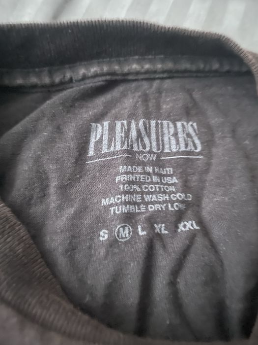 PLEASURES Make Out Skull Тениска Черна