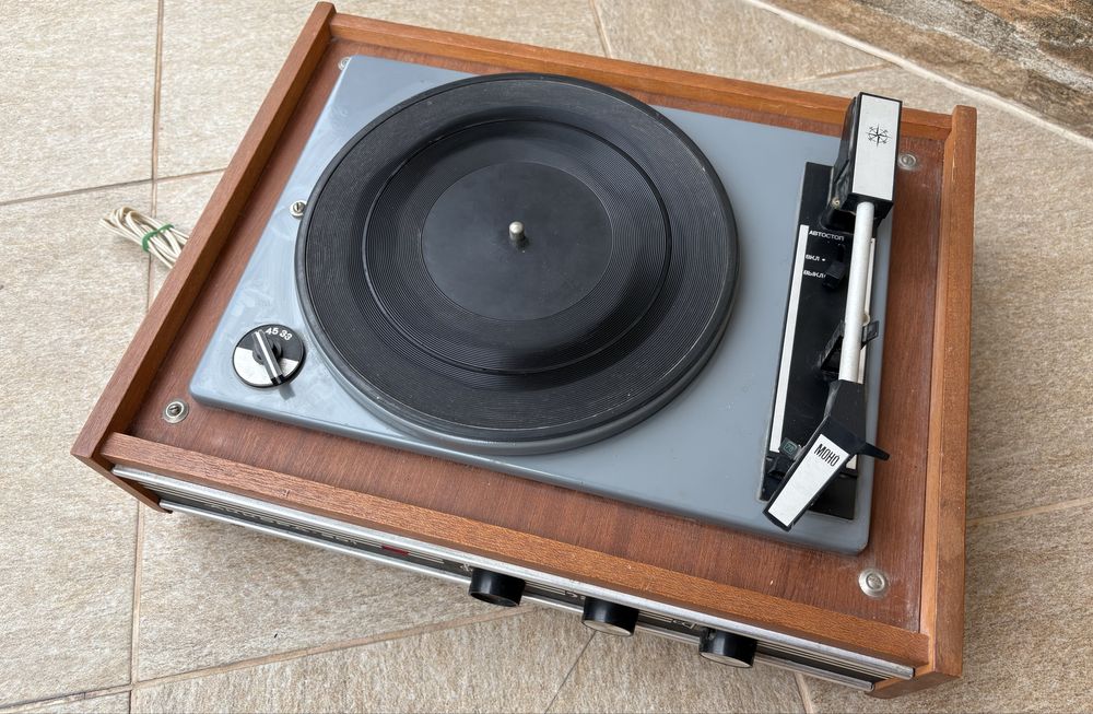 Грамофон Аккорд 201