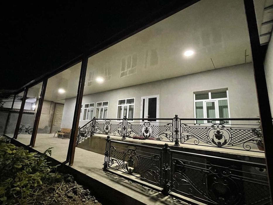 Қибрай тумани.Дурмон маҳалласида 6 сотих 5 хонали  уй сотилади.