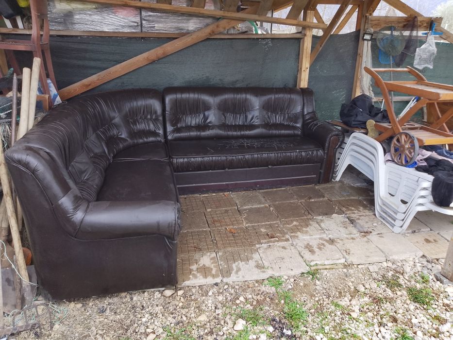 Диван ъглов черна кожа