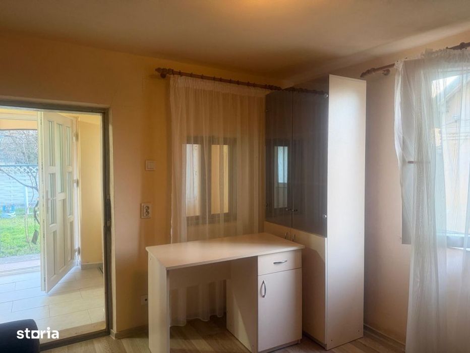 Casa parter, 100 mp utili, 1090 mp teren,  Pielesti