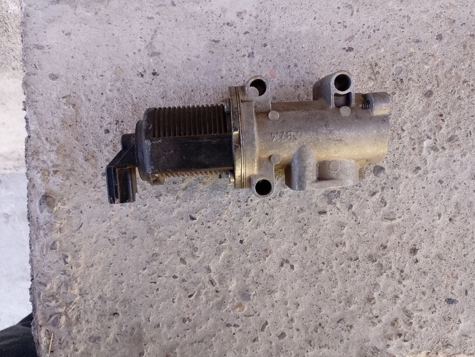Vând piese pentru Opel Zafira 2011 1.7  diesel