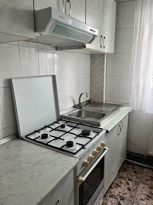 Închiriez apartament cu două camere