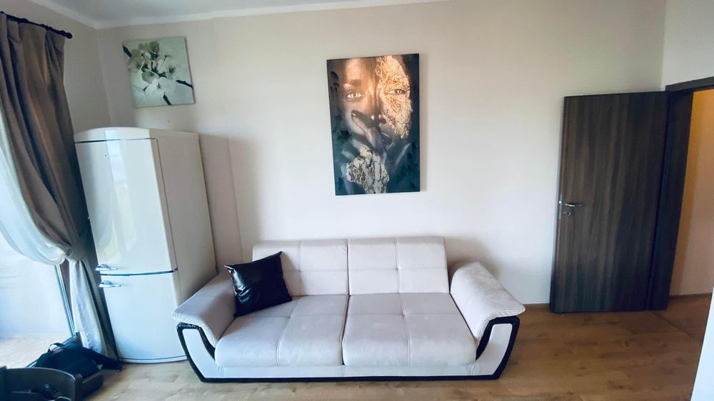 Дава се под наем Тристаен апартамент в Бургас, Зорница - 100 кв.м за 969 € - Снимка #1