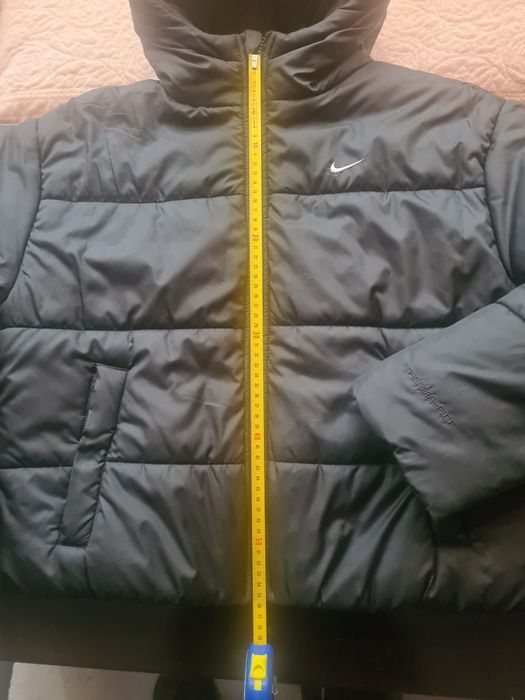 Яке Nike-дамско.