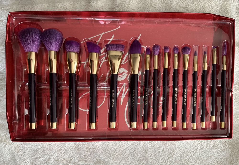 Set pensule machiaj Sonia Kashuk