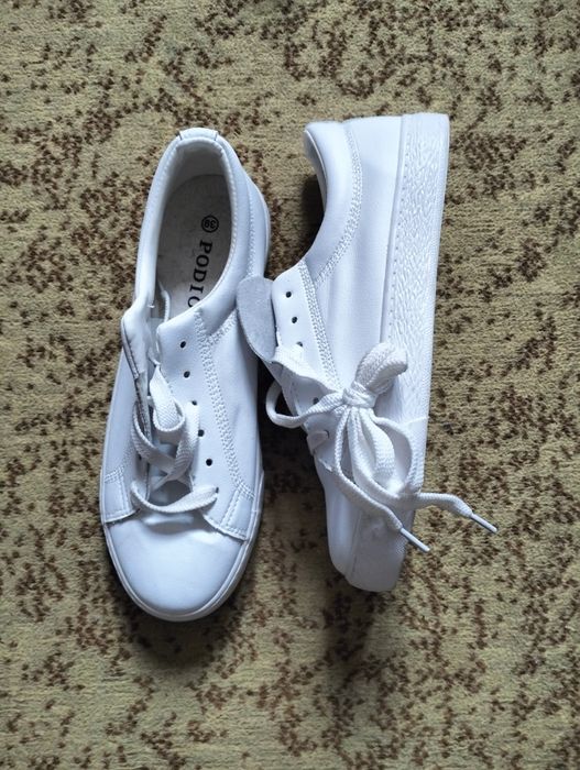 Продам новые кеды