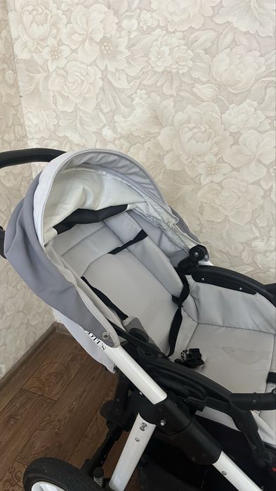 Продам коляску прогулочный и спальный блок