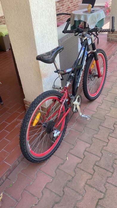 Vând bicicleta adult