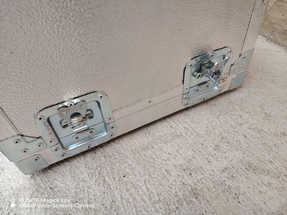 Професионални кутии за пренос на аудиотехника 100лв/бр., 150лв/двет