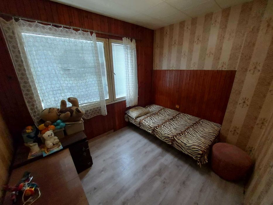 Двустаен апартамент, Пазара