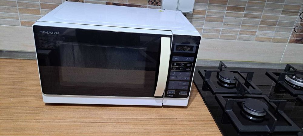 Cuptor cu microunde Sharp