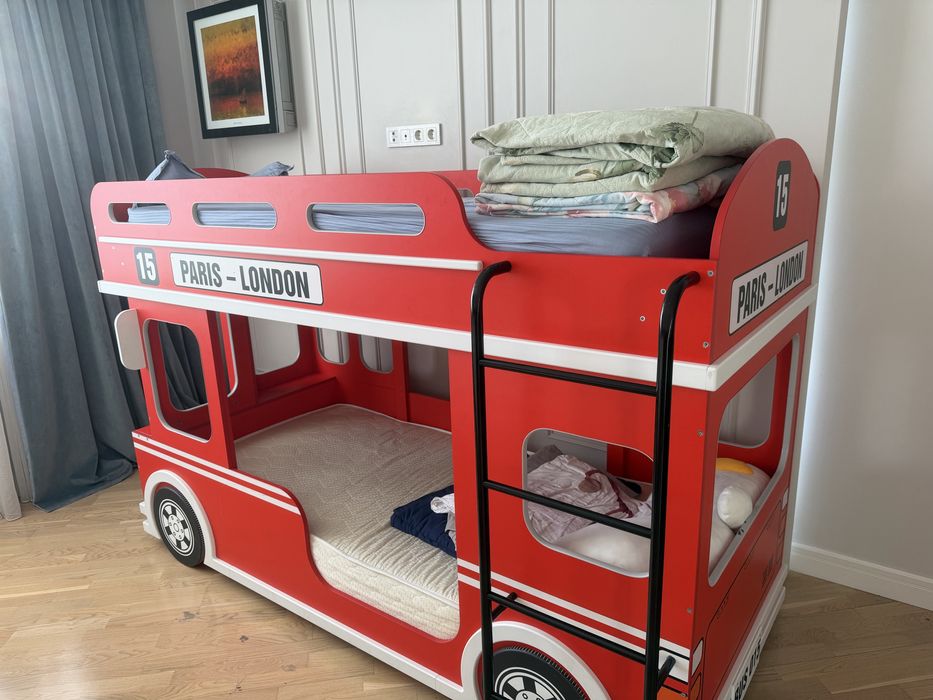 Продам кровать 2 уровневый