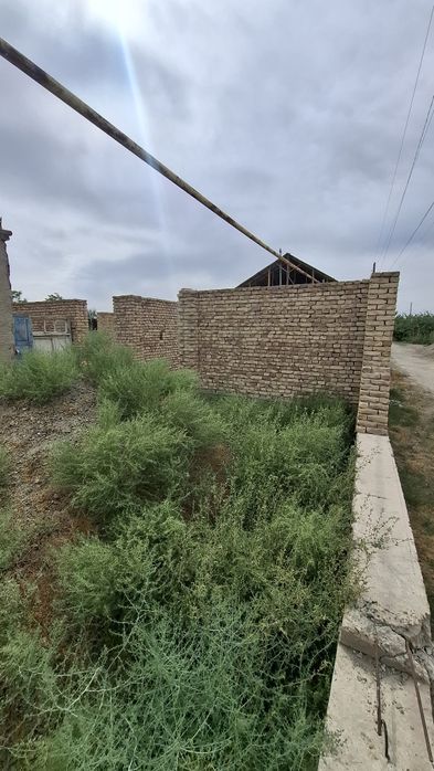 Qurilishi tugallanmagan uchastka